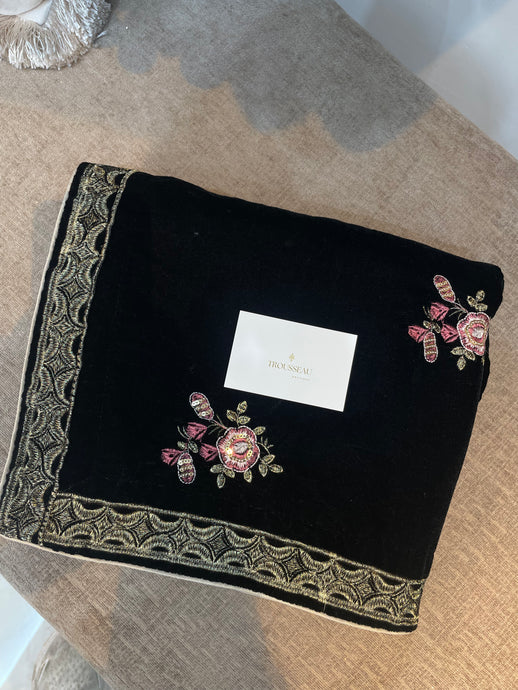 Black and gold embroidered velvet shawl - House Of Swavo
